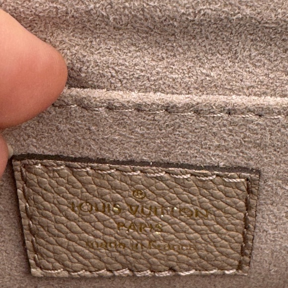 Louis Vuitton Favorite Bicolor Monogram Empreinte Leather RARE - Picture 9 of 16